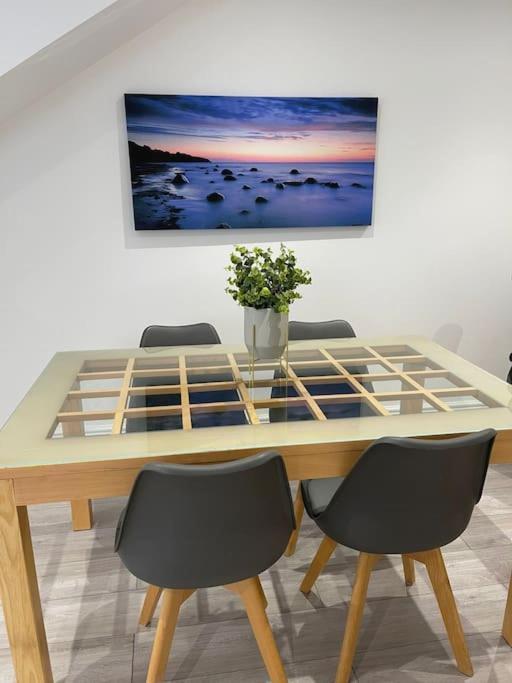 Maisy Lodge - Two Bed Lux Flat - Parking, Netflix, Wifi - Close To Blenheim Palace & Oxford - F2 Kidlington Kültér fotó