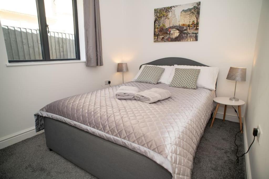 Maisy Lodge - Two Bed Lux Flat - Parking, Netflix, Wifi - Close To Blenheim Palace & Oxford - F2 Kidlington Kültér fotó
