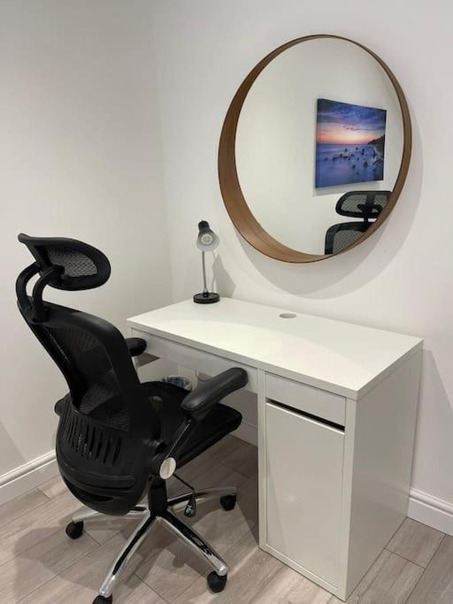 Maisy Lodge - Two Bed Lux Flat - Parking, Netflix, Wifi - Close To Blenheim Palace & Oxford - F2 Kidlington Kültér fotó