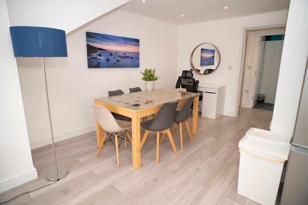 Maisy Lodge - Two Bed Lux Flat - Parking, Netflix, Wifi - Close To Blenheim Palace & Oxford - F2 Kidlington Kültér fotó