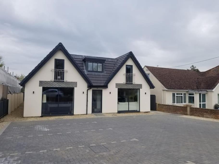 Maisy Lodge - Two Bed Lux Flat - Parking, Netflix, Wifi - Close To Blenheim Palace & Oxford - F2 Kidlington Kültér fotó